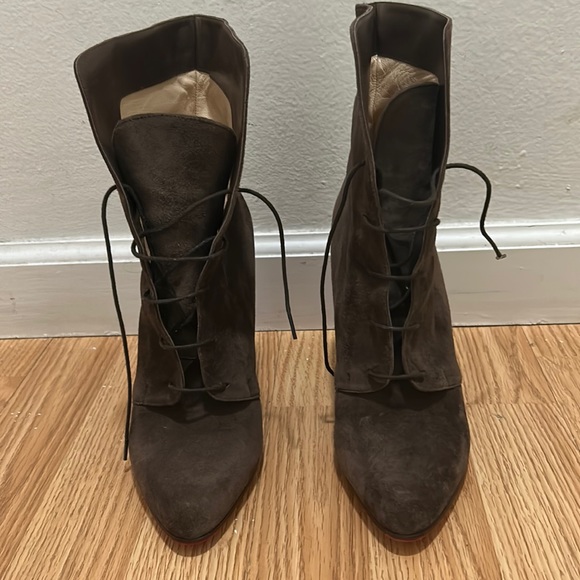 CHRISTIAN LOUBOUTIN brown suede boots. Size 39.5 - Picture 1 of 6